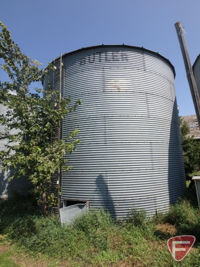 Butler galvanized steel grain bin, 21ft diameter, 7 rings high
