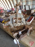 Pipe vise and 2-1/2in machinist vise