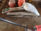 (4) aluminum scoop shovels