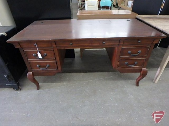 Wood desk, 7 drawers, 60.5 in x 30 in x 30.5 in high