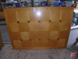 Table 60 x 41.5 x 36, with leaves (counter height)