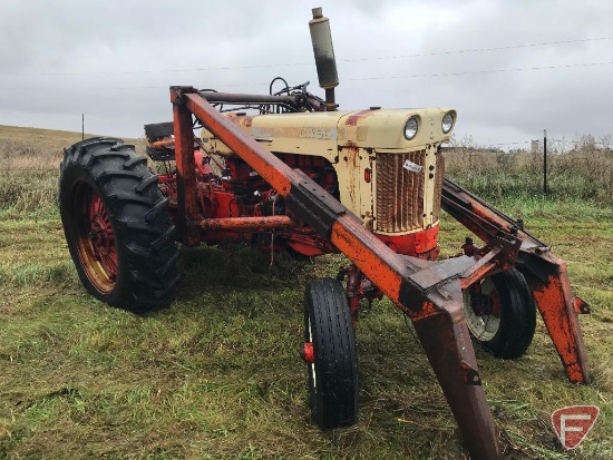 Case 830 Case-o-matic gas tractor with hydraulic loader