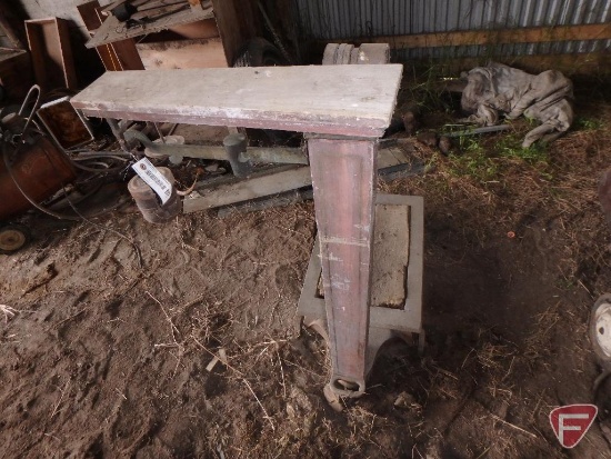 Platform scale with weights