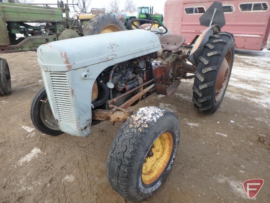 Ferguson T0-20 tractor, sn 29275, good rubber