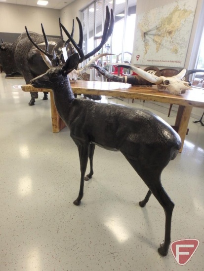 8-point buck metal statue