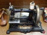 Vintage cast iron childs sewing machine made in Germany, size 2.5EE shoe forms, and