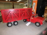 Tonka Toys metal truck and livestock trailer