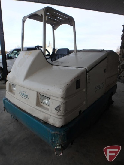 Tennant 7400 power operated cleaning machine floor scrubber, 4985.5 hours showing type LP No.
