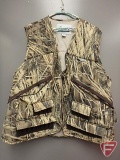 Mount'n Prairie camo hunting vest size L