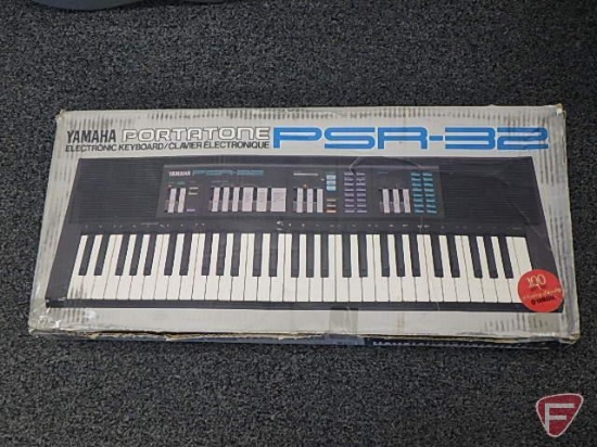 Yamaha Portatone PSR-32 electronic keyboard in box