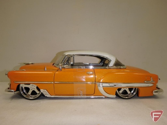 Replica cars, Fleetline 1948 Chevrolet Aerosedan 1:24, Jada Chevrolet Bel Aire, orange,