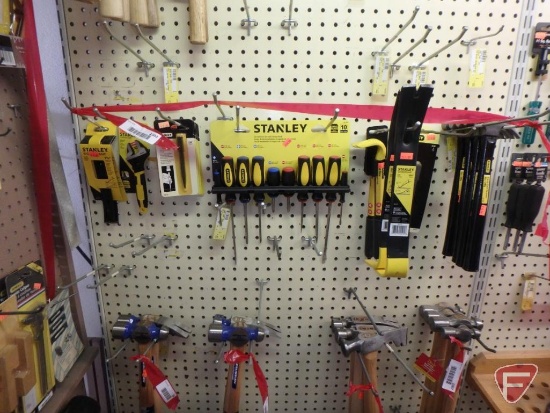 Stanley tools: nail claws, wonderbar, claw hammers, screwdriver set, adjustable wrench, nail set