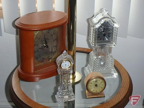 (4) clocks
