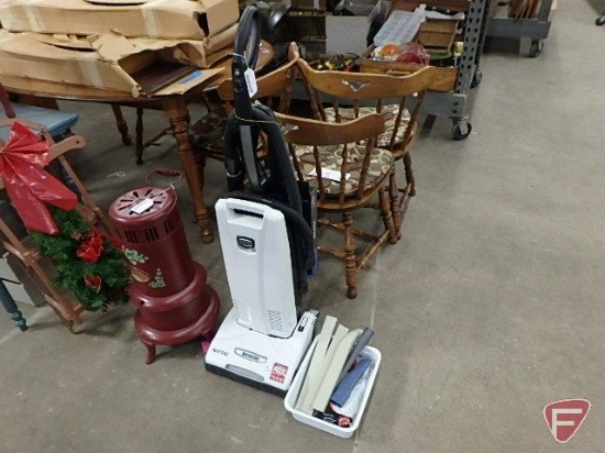 Maytag M020R vacuum cleaner with bags and attachments