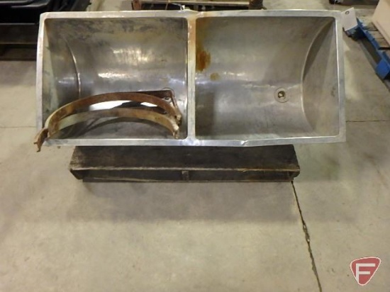 Rath Mfg. 2 basin metal sink