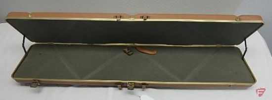 Weatherby Gun Guard plastic hard gun case, 48x10in, damage to case and handles