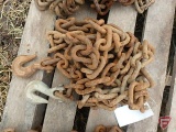 3/8 LOG CHAIN WITH HOOKS