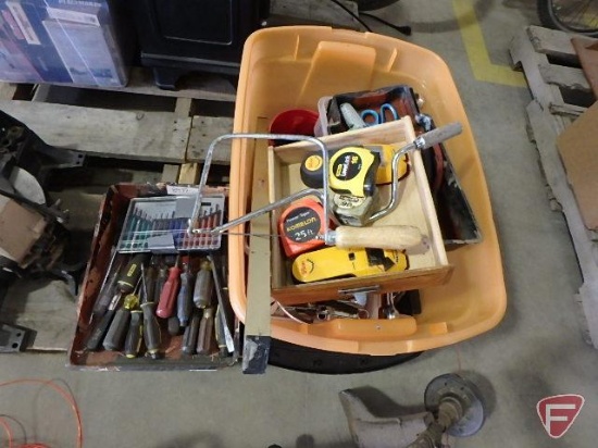 Screwdrivers, wrenches, level, knives, pliers, scissors, hacksaws, socket wrench, sockets