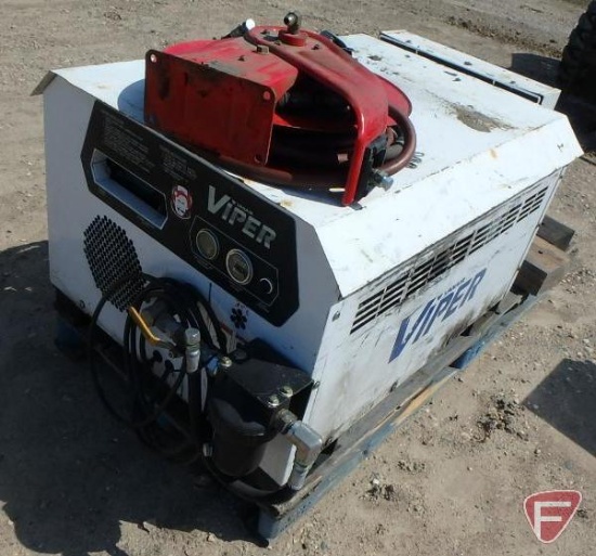 Vanair 80 Viper air compressor with gas engine and hose reel, SN: 30-62441, 3,719 hours