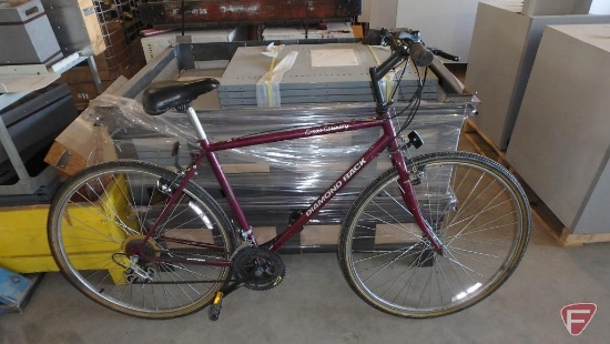 Men's maroon Diamondback bike/bicycle