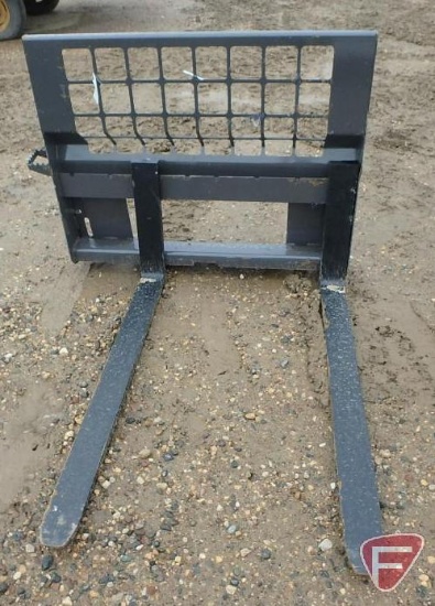 NEW Golden Swallow universal quick tach mount skid steer/skid loader pallet forks and frame, 4"x48"