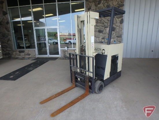Crown electric standing forklift model 35RCTT, sn W-62112, 1,032 hours showing
