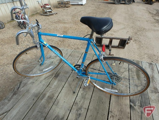 27" Men's Schwinn blue bike/bicycle