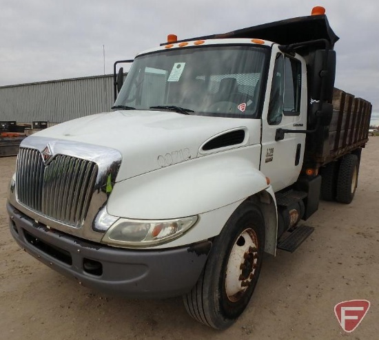 2004 International 4200 Truck