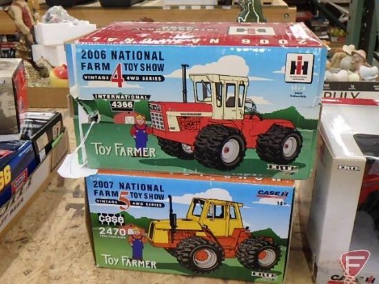Toy Farmer 2006 National Farm Toy Show vintage 4WD Series International 4366 toy tractor and Toy