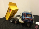 Ertl Transtar dump truck with hydraulic dump