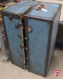 Vintage wardrobe trunk 43inH