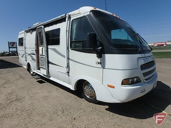 2002 Stratus 26 ft. P32 Class A Motorhome with one slide out only 40K MILES