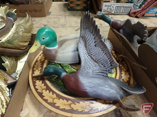 Duck themed items: (2) decoys, wood figurines, metal leaf wall hangings, wood wall hangings,