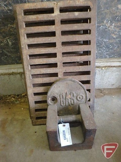 (4) 1-1/2"x24"x14" metal grates, metal weight, and round metal gas cover