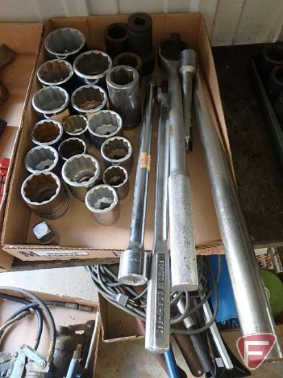3/4" drive sockets, rachet, breaker bar, extension
