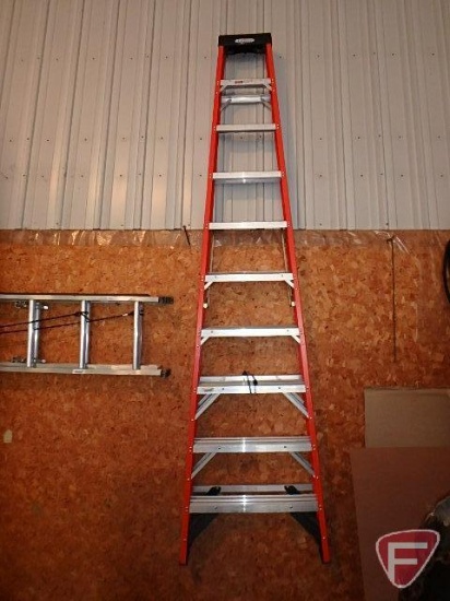 14' Werner fiberglass folding step ladder, 300lb capacity