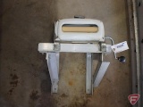 Wall mount hand crank wringer
