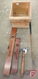 Winchester items, golf putter - has pitting, (2) wood levels, and hammer in