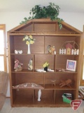 Large display cabinet and contents 82