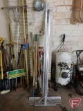 Yard and garden items, snow scraper, hoes-, potato fork and shovels