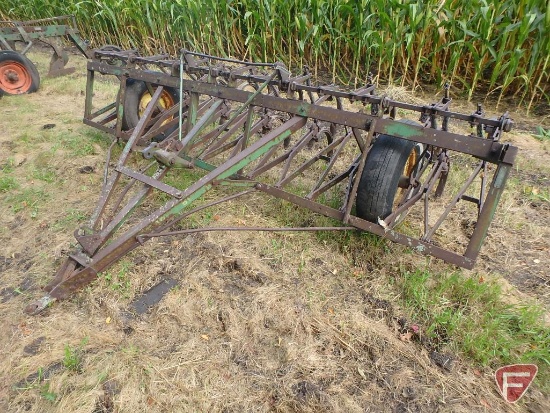 JD/John Deere CC-A spring tooth field cultivator on rubber, 11' path