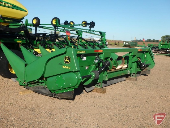 2011 John Deere 608C chopping corn head, (8) 30" rows, hydraulic adjusting deck plates,