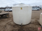 1500 Gallon poly tank with 2