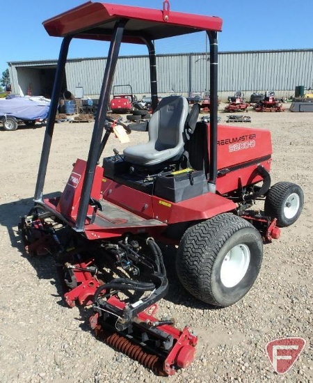 Toro Reelmaster 5200D 5-gang diesel fairway reel mower with canopy & ROPS, 4372 hrs