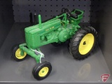 Ertl replica John Deere Model G two cylinder Expo 7 tractor