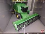 Ertl replica John Deere 9600 combine with head