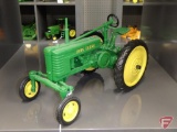 Replica John Deere two -cylinder, Expo IX 1999, tractor