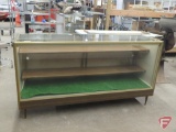 Display cabinet, glass top and front, 2 wood adjustable shelves, lighted, on legs