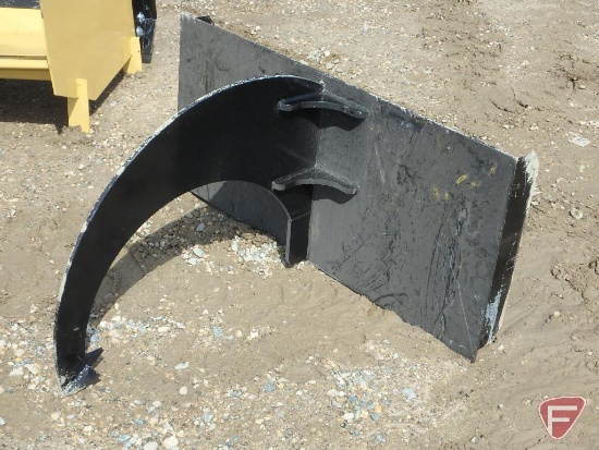New single beaver claw attachment, universal skid steer mount
