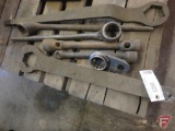 Large wrenches, Proto box end pry bars